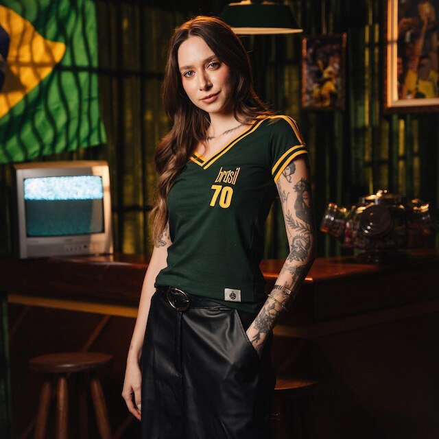Camisa Brasil Retrô Treino 1970 Feminina