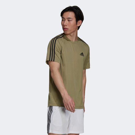 Camiseta Adidas D2M 3 Listras Masculina - Verde+Preto Menor preço em Camiseta Adidas D2M 3 Listras Masculina - Verde+Preto