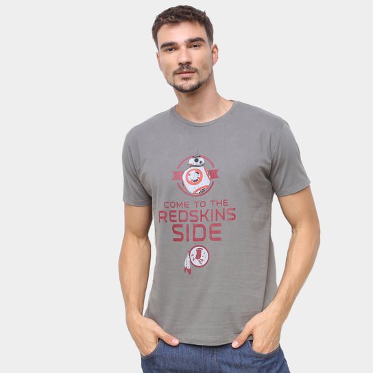Camiseta NFL Washington Football Team Side Star Wars Masculina - Grafite Menor preço em Camiseta NFL Washington Football Team Side Star Wars Masculina - Grafite