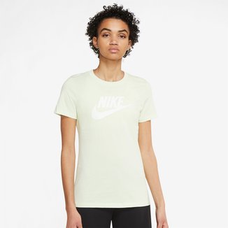 Camiseta Nike Essentials Icon Futura Feminina