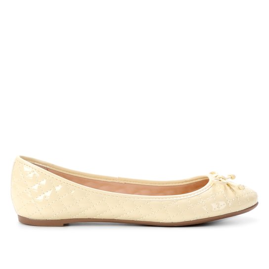 Sapatilha Santa Lolla Laço Verniz Feminina - Creme Menor preço em Sapatilha Santa Lolla Laço Verniz Feminina - Creme