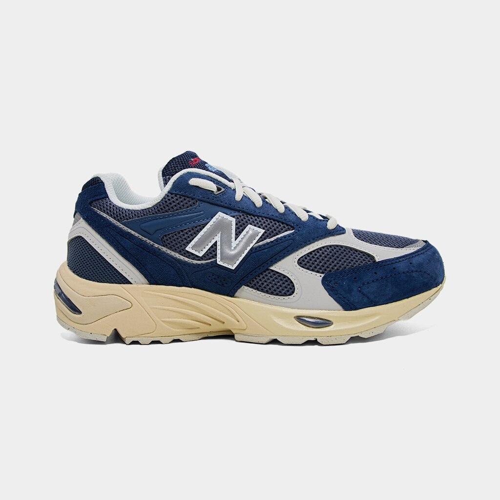 Tênis New Balance 880R